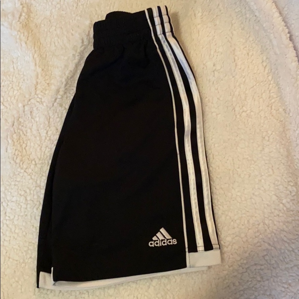 Adidas boys shorts size 10/12 (M)